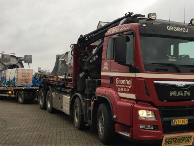 Vi transporterer dit gods sikkert og lovligt. Vi indhenter de nødvendige tilladelser hos de rette myndigheder og sørger for at godset kommer sikkert frem til destinationen.